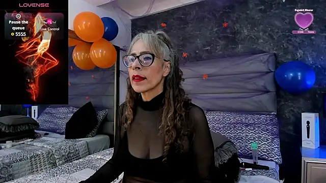 Bella Evans  online show from 10-29-25, 06:53