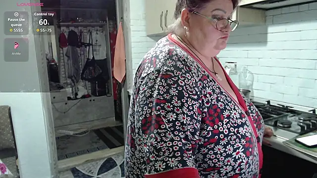 Snapshot of Goddess57 chatting on 06-14-26, 06:32 Goddess57 online show from 06-14-26, 06:32