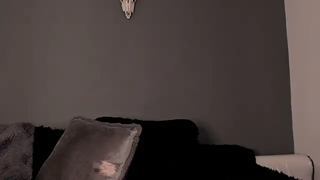 Snapshot of Aliz01 chatting on 12-24-24, 02:10 Aliz01 online show from 12-24-24, 02:10