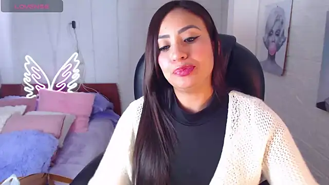 Snapshot of Paulina_627 chatting on 04-01-26, 05:10 Paulina 627 online show from 04-01-26, 05:10