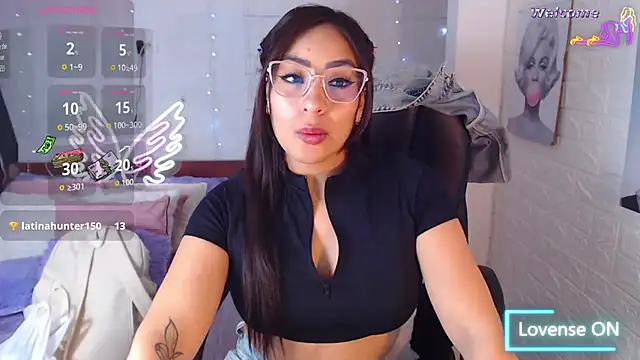 Snapshot of Paulina_627 chatting on 04-10-26, 04:44 Paulina 627 online show from 04-10-26, 04:44