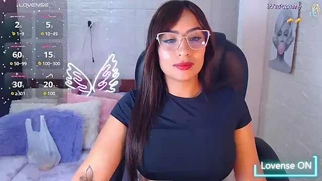Snapshot of Paulina_627 chatting on 06-04-26, 04:13 Paulina 627 online show from 06-04-26, 04:13