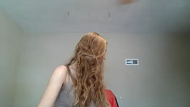 Snapshot of DMDutton chatting on 12-05-25, 07:10 DMDutton online show from 12-05-25, 07:10