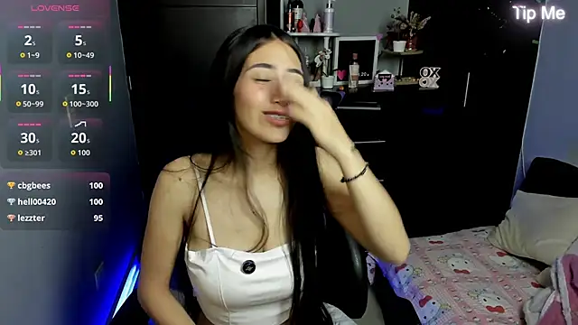 Emilytafur online show from 05-18-26, 04:07