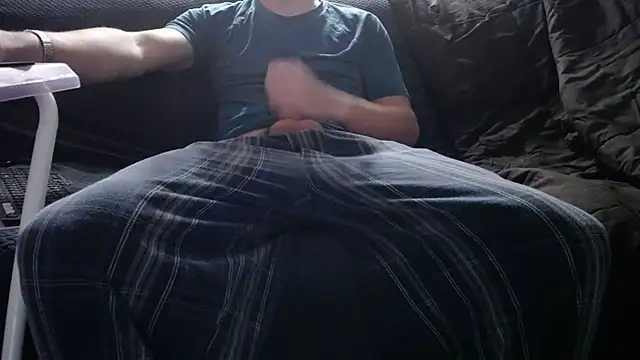 Snapshot of Big_D_Sub chatting on 11-06-25, 03:18 Big D Sub online show from 11-06-25, 03:18