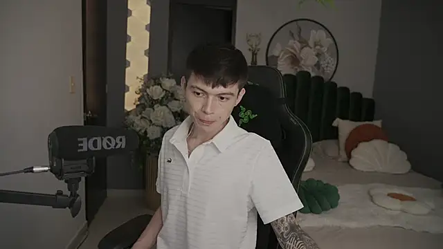 Snapshot of IsmaelRichardson chatting on 03-19-25, 10:20 IsmaelRichardson online show from 03-19-25, 10:20