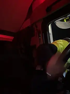 Snapshot of donnuozfutura chatting on 01-02-25, 10:11 donnuozfutura online show from 01-02-25, 10:11