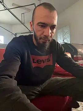 Snapshot of donnuozfutura chatting on 01-10-25, 09:02 donnuozfutura online show from 01-10-25, 09:02