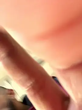 Snapshot of donnuozfutura chatting on 02-14-25, 10:38 donnuozfutura online show from 02-14-25, 10:38