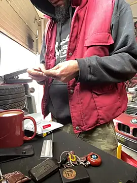 Snapshot of donnuozfutura chatting on 02-18-25, 12:06 donnuozfutura online show from 02-18-25, 12:06