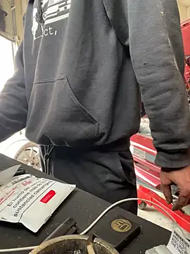 Snapshot of donnuozfutura chatting on 02-25-25, 12:13 donnuozfutura online show from 02-25-25, 12:13