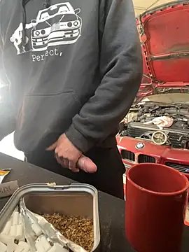 Snapshot of donnuozfutura chatting on 03-17-25, 11:00 donnuozfutura online show from 03-17-25, 11:00