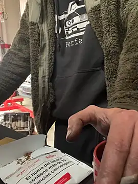 Snapshot of donnuozfutura chatting on 03-19-25, 01:51 donnuozfutura online show from 03-19-25, 01:51