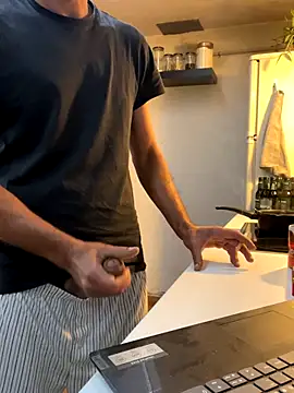 Snapshot of donnuozfutura chatting on 09-26-25, 05:55 donnuozfutura online show from 09-26-25, 05:55