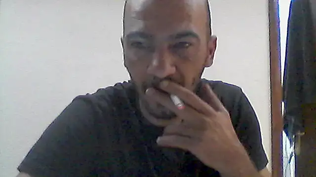 Snapshot of donnuozfutura chatting on 11-05-25, 05:40 donnuozfutura online show from 11-05-25, 05:40