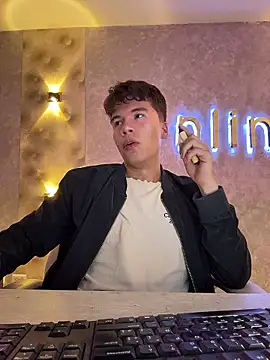 Logan smith1 online show from 01-08-26, 07:54