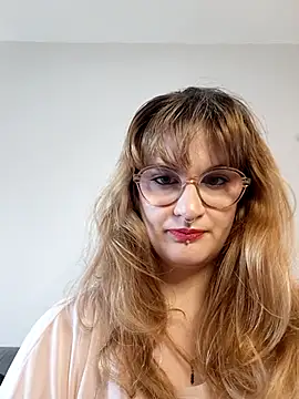 Snapshot of PrincesseMalicia chatting on 02-05-26, 02:00 PrincesseMalicia online show from 02-05-26, 02:00