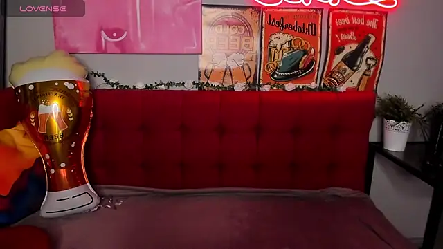 Diana Garrett online show from 09-25-25, 01:42