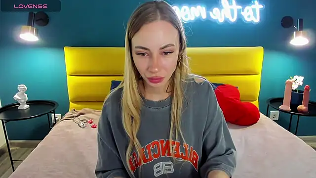 Diana Garrett online show from 03-26-26, 01:44