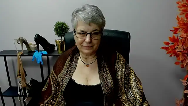 IrisDream online show from 02-24-25, 01:53