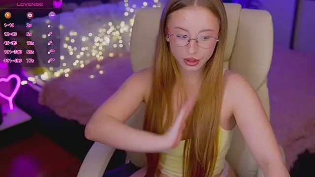 SilverrMoon online show from 11-04-25, 08:19