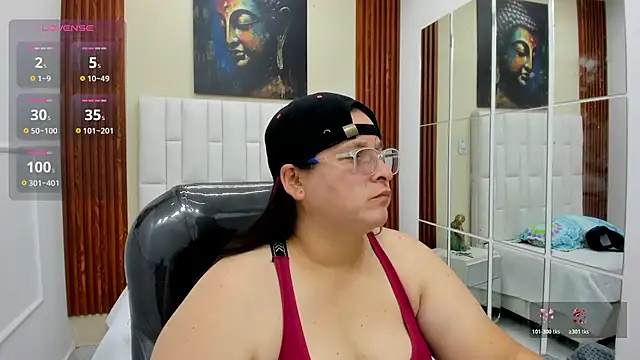 Snapshot of katty_femdom chatting on 07-12-26, 05:04 katty femdom online show from 07-12-26, 05:04