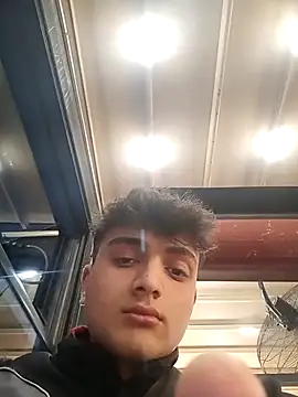 Snapshot of boy_3835 chatting on 03-15-25, 07:59 boy 3835 online show from 03-15-25, 07:59