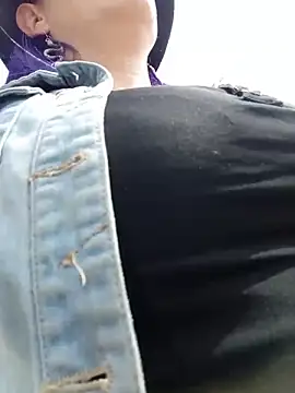 sophie banger online show from 11-17-25, 06:46