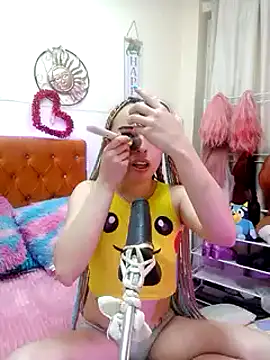 Snapshot of Yennastone chatting on 12-19-24, 03:18 Yennastone online show from 12-19-24, 03:18