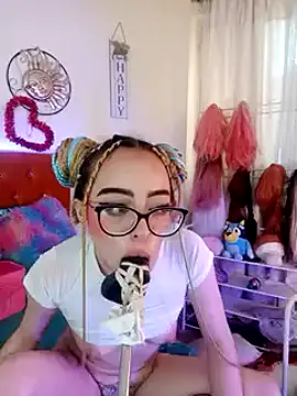 Snapshot of Yennastone chatting on 12-21-24, 08:10 Yennastone online show from 12-21-24, 08:10