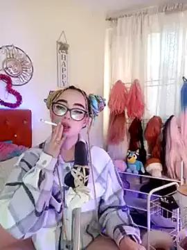 Snapshot of Yennastone chatting on 12-22-24, 08:03 Yennastone online show from 12-22-24, 08:03