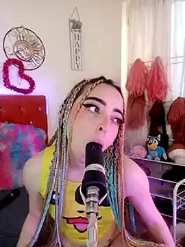 Snapshot of Yennastone chatting on 12-31-24, 03:42 Yennastone online show from 12-31-24, 03:42