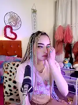 Snapshot of Yennastone chatting on 01-01-25, 12:53 Yennastone online show from 01-01-25, 12:53