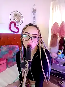 Snapshot of Yennastone chatting on 01-08-25, 02:14 Yennastone online show from 01-08-25, 02:14