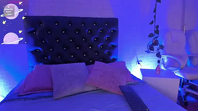 Snapshot of ZoeHarris chatting on 02-10-26, 12:20 ZoeHarris online show from 02-10-26, 12:20