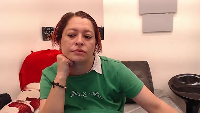 Snapshot of eva_twiss chatting on 05-01-26, 12:10 eva twiss online show from 05-01-26, 12:10