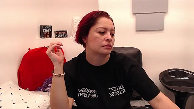 Snapshot of eva_twiss chatting on 05-15-26, 12:01 eva twiss online show from 05-15-26, 12:01