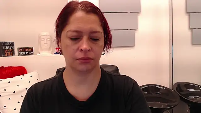 Snapshot of eva_twiss chatting on 05-19-26, 12:00 eva twiss online show from 05-19-26, 12:00