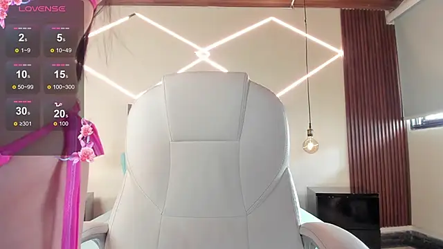 BellaClaiir online show from 04-10-26, 02:55