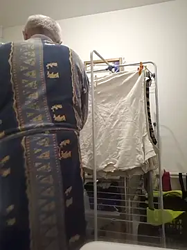 Bretoncool online show from 10-30-25, 01:45