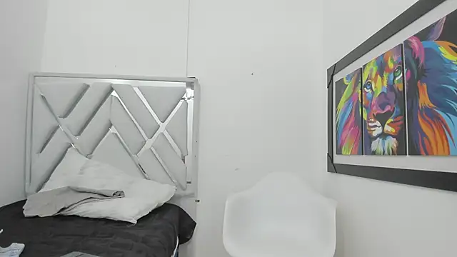 Snapshot of leslyylove chatting on 02-12-25, 03:18 leslyylove online show from 02-12-25, 03:18