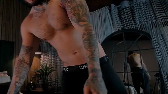 Snapshot of LeoSalvatore_ chatting on 01-21-25, 03:04 LeoSalvatore online show from 01-21-25, 03:04