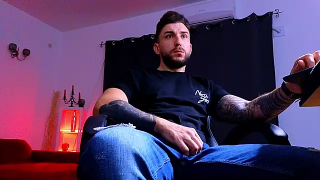 MightyAaron66 online show from 10-30-25, 02:46