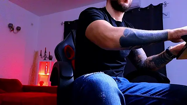 MightyAaron66 online show from 11-13-25, 04:44