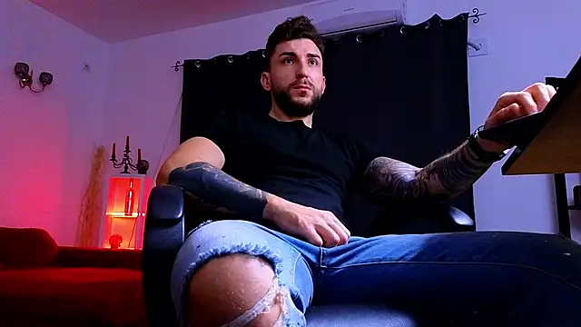 MightyAaron66 online show from 11-14-25, 03:38