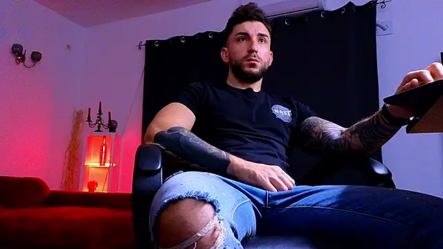 MightyAaron66 online show from 11-22-25, 03:49