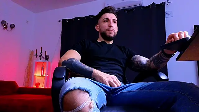 MightyAaron66 online show from 12-05-25, 05:38