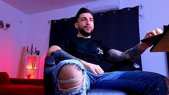 MightyAaron66 online show from 02-10-26, 05:22