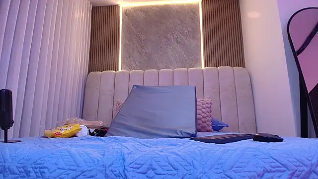 kata hazel online show from 11-18-25, 07:29