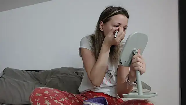 Snapshot of SweetMaddy888 chatting on 12-08-24, 04:04 SweetMaddy888 online show from 12-08-24, 04:04